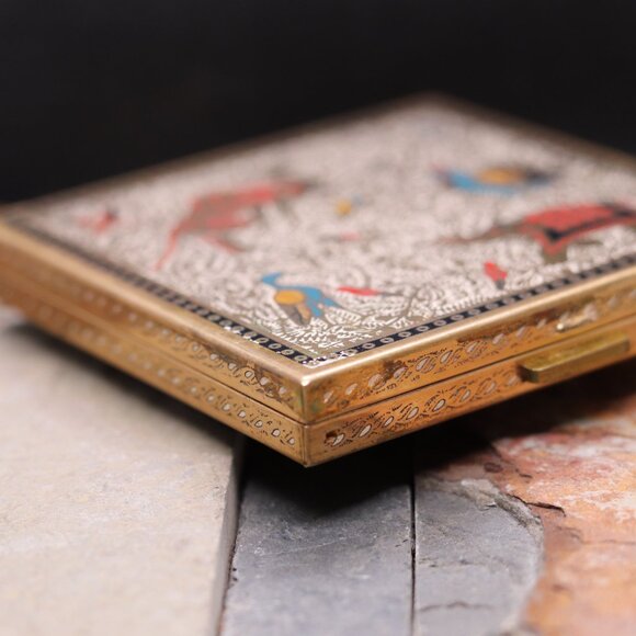 Vintage 1950s Volupte Powder Compact – Exotic Animal & Gold Foliate Design - Picture 6 of 14